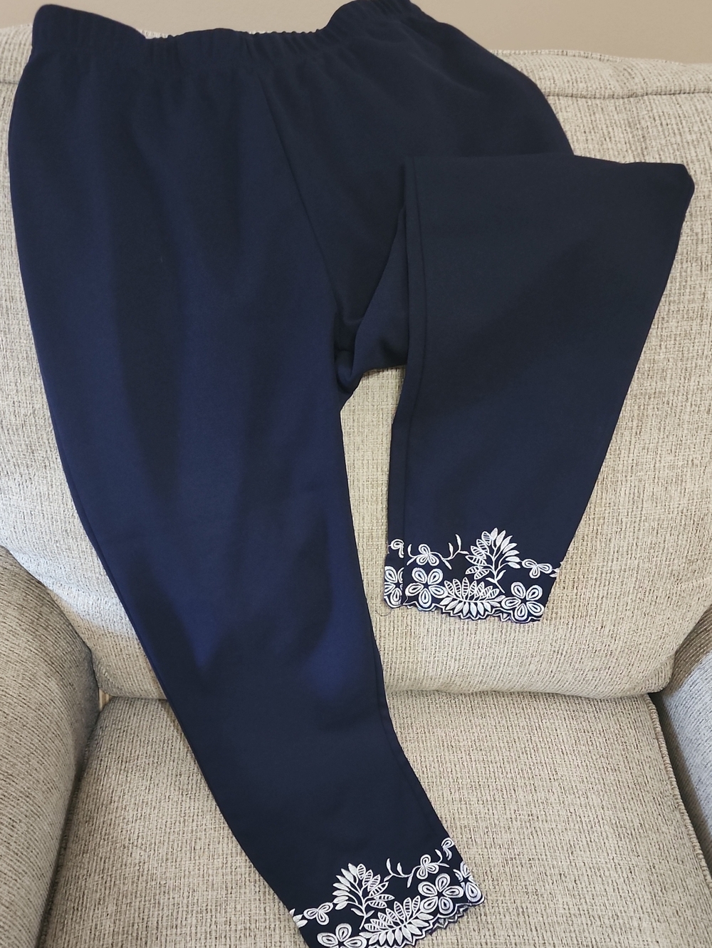 Navy Leggings with White Floral Hem